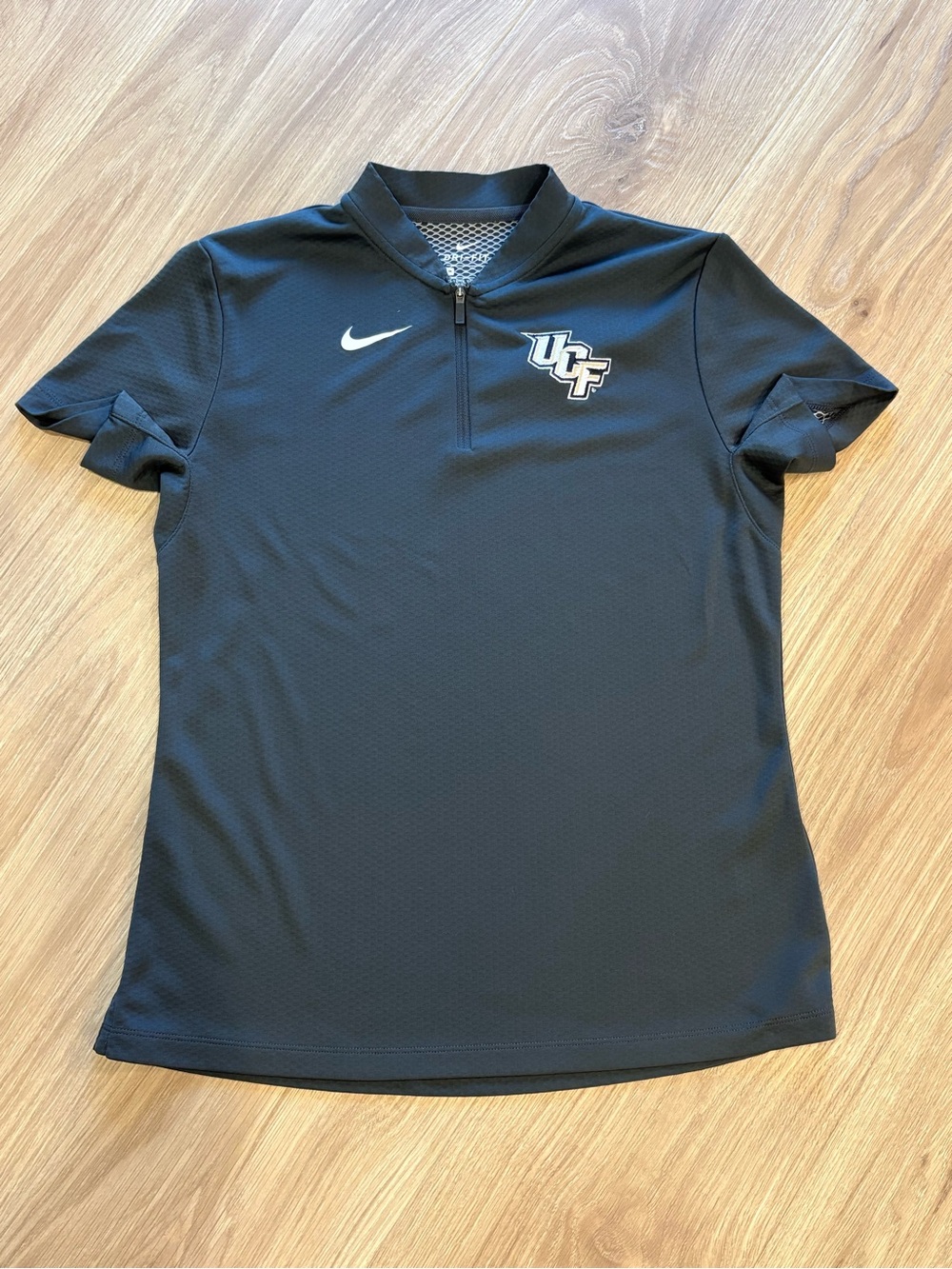 Nike UCF Knights Women’s Dri-FIT 1/4 Zip Shirt – Medium